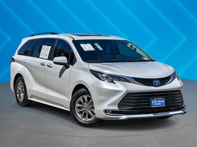 2023 Toyota Sienna XLE