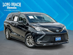 2023 Toyota Sienna XLE