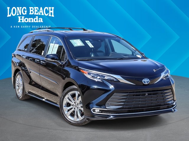2024 Toyota Sienna Platinum