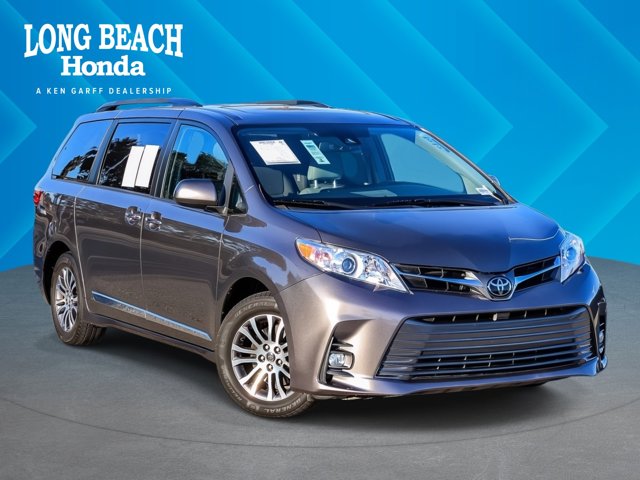 2018 Toyota Sienna XLE