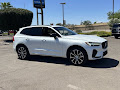2023 Volvo XC60 Plus Dark Theme